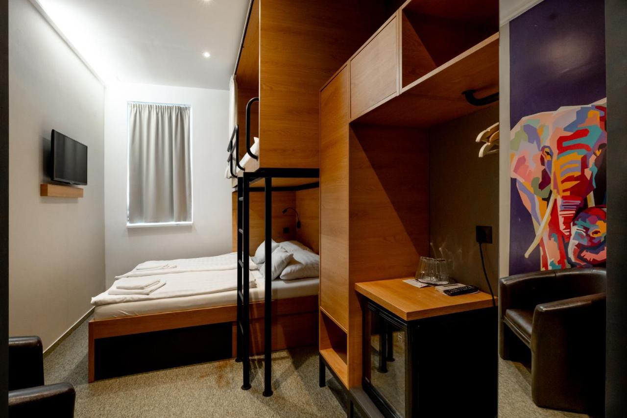 Garda Hotel Szombathely Buitenkant foto