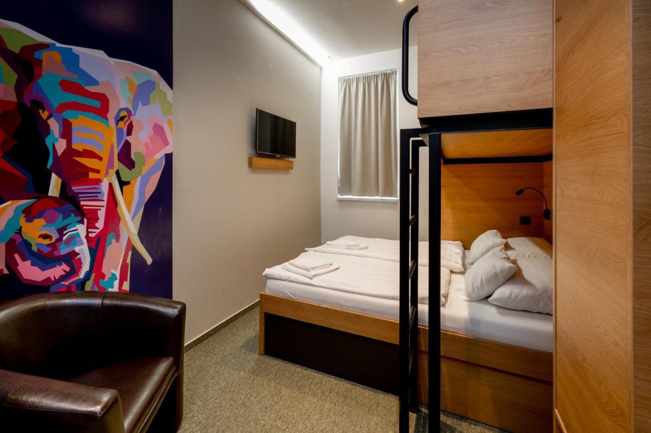 Garda Hotel Szombathely Buitenkant foto