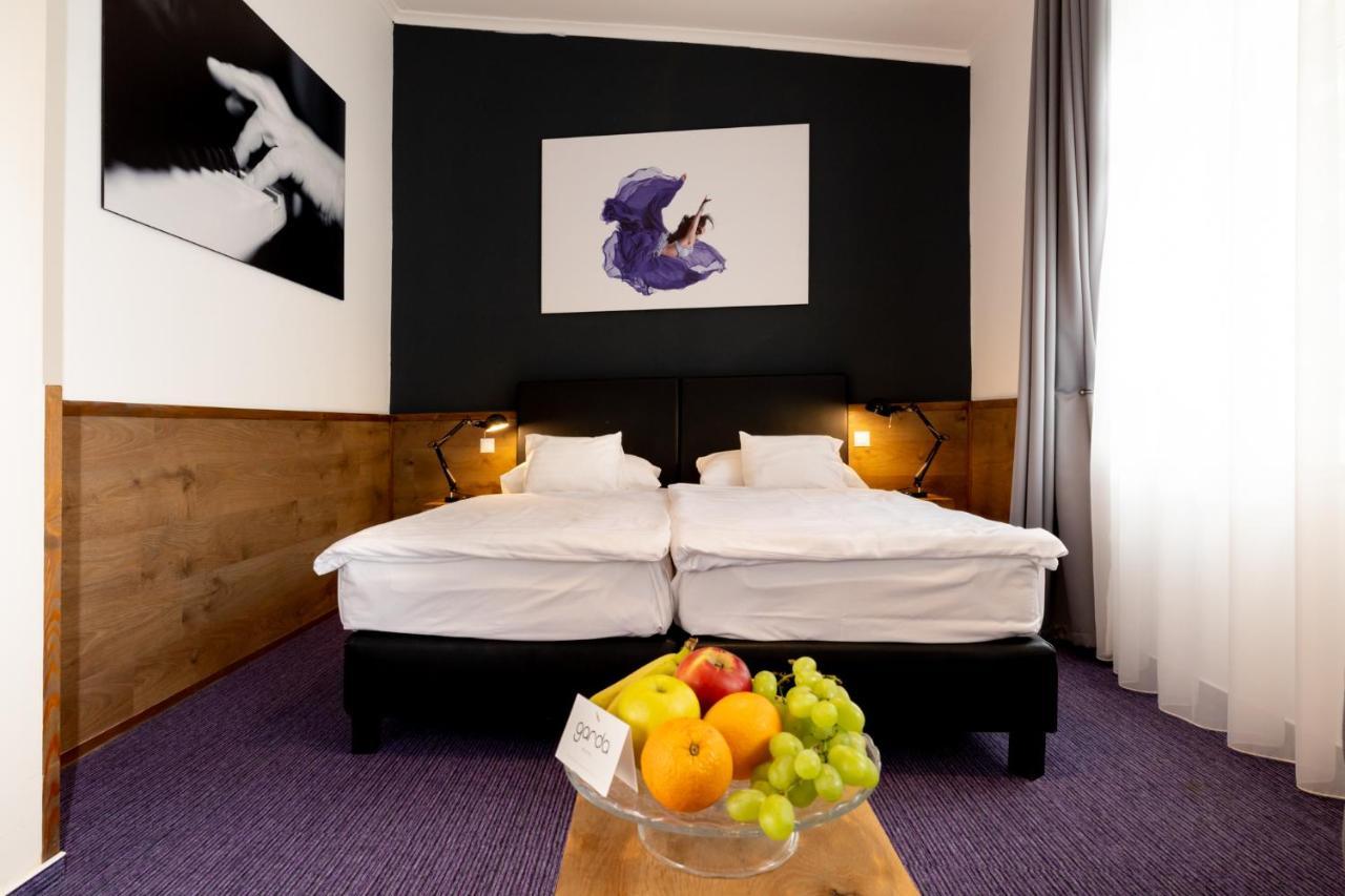 Garda Hotel Szombathely Buitenkant foto