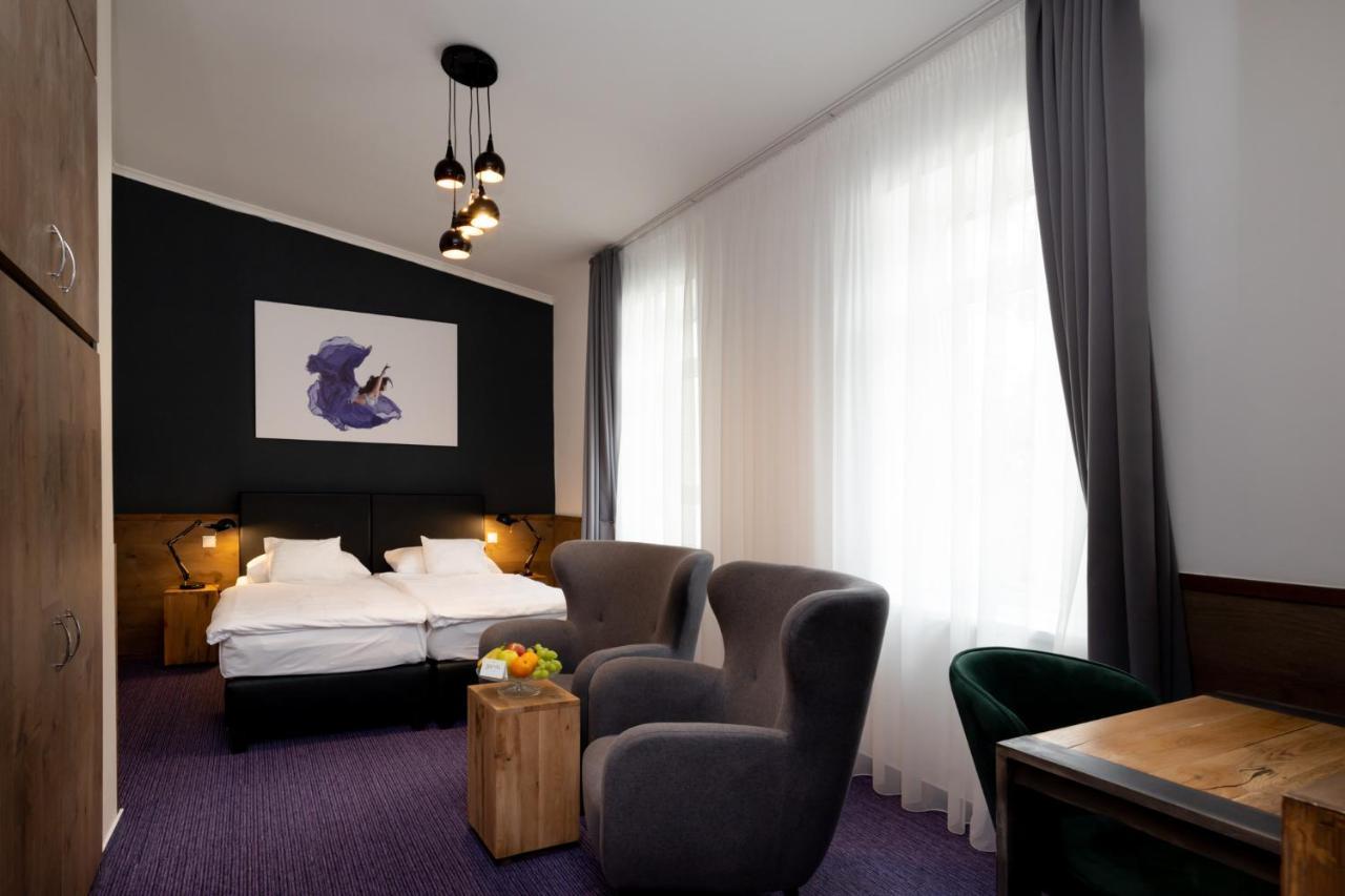 Garda Hotel Szombathely Buitenkant foto