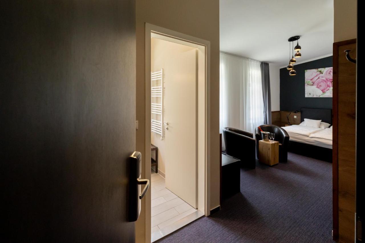 Garda Hotel Szombathely Buitenkant foto