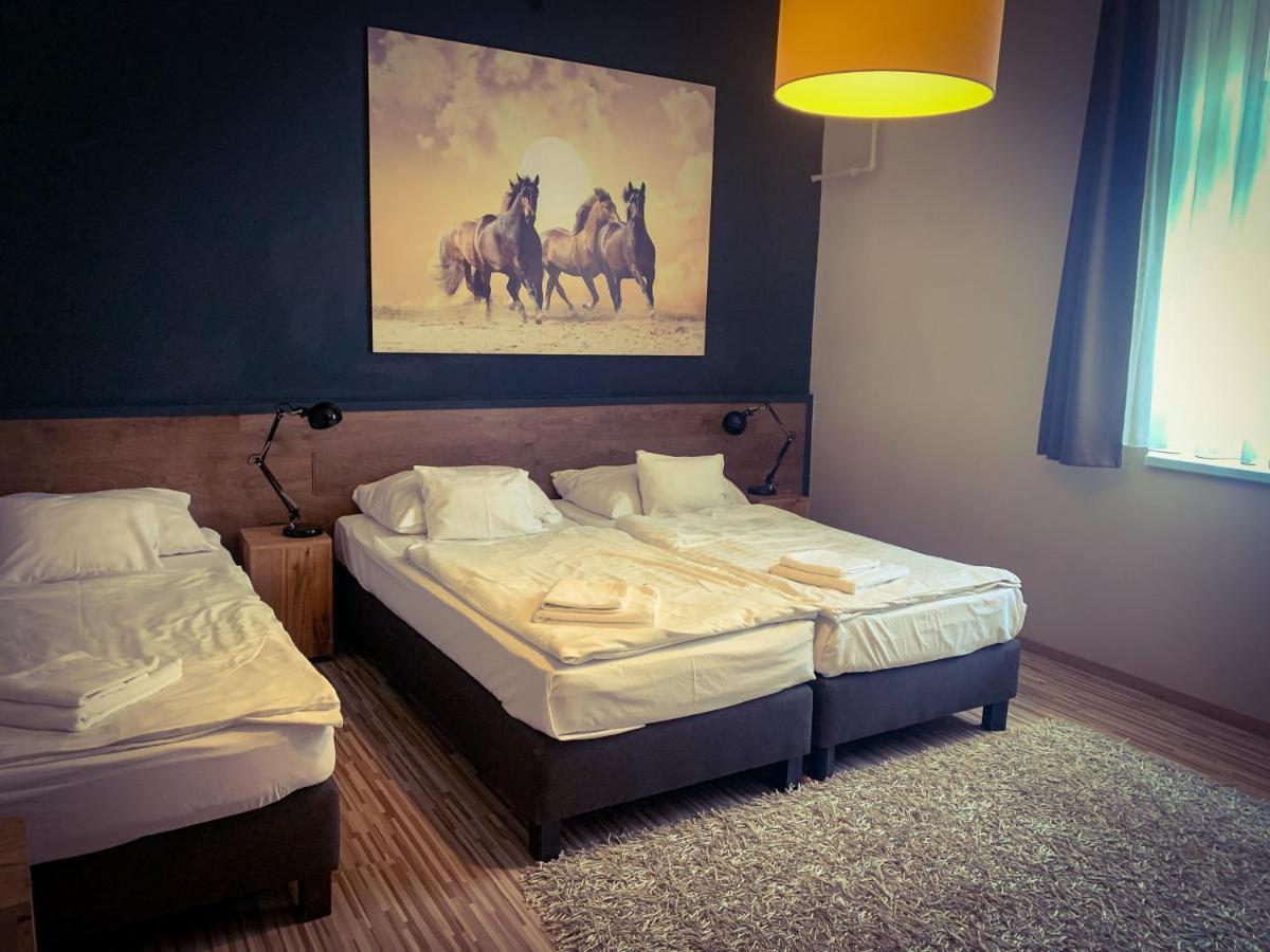 Garda Hotel Szombathely Buitenkant foto