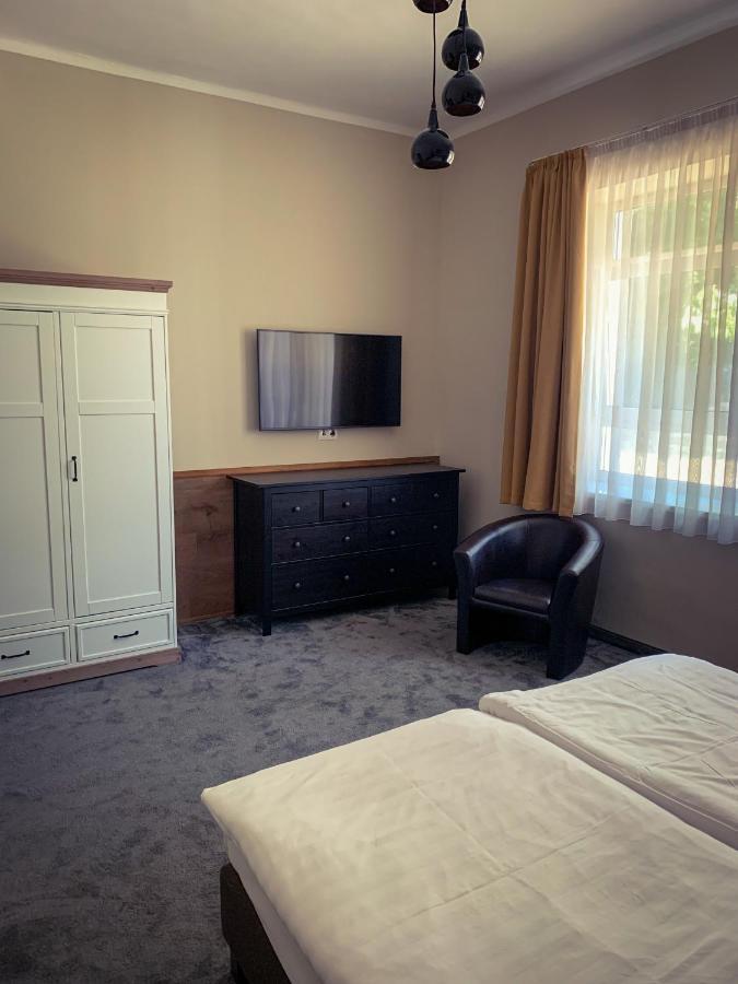 Garda Hotel Szombathely Buitenkant foto