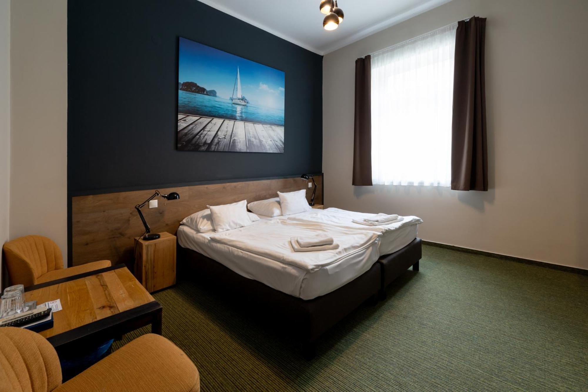 Garda Hotel Szombathely Buitenkant foto