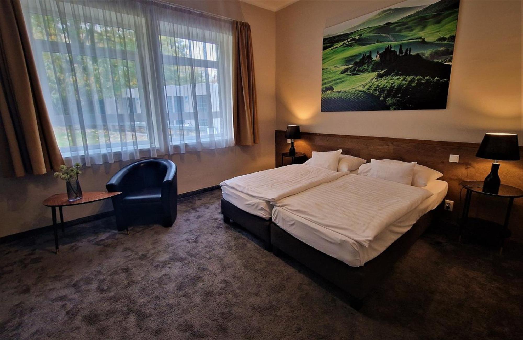 Garda Hotel Szombathely Buitenkant foto