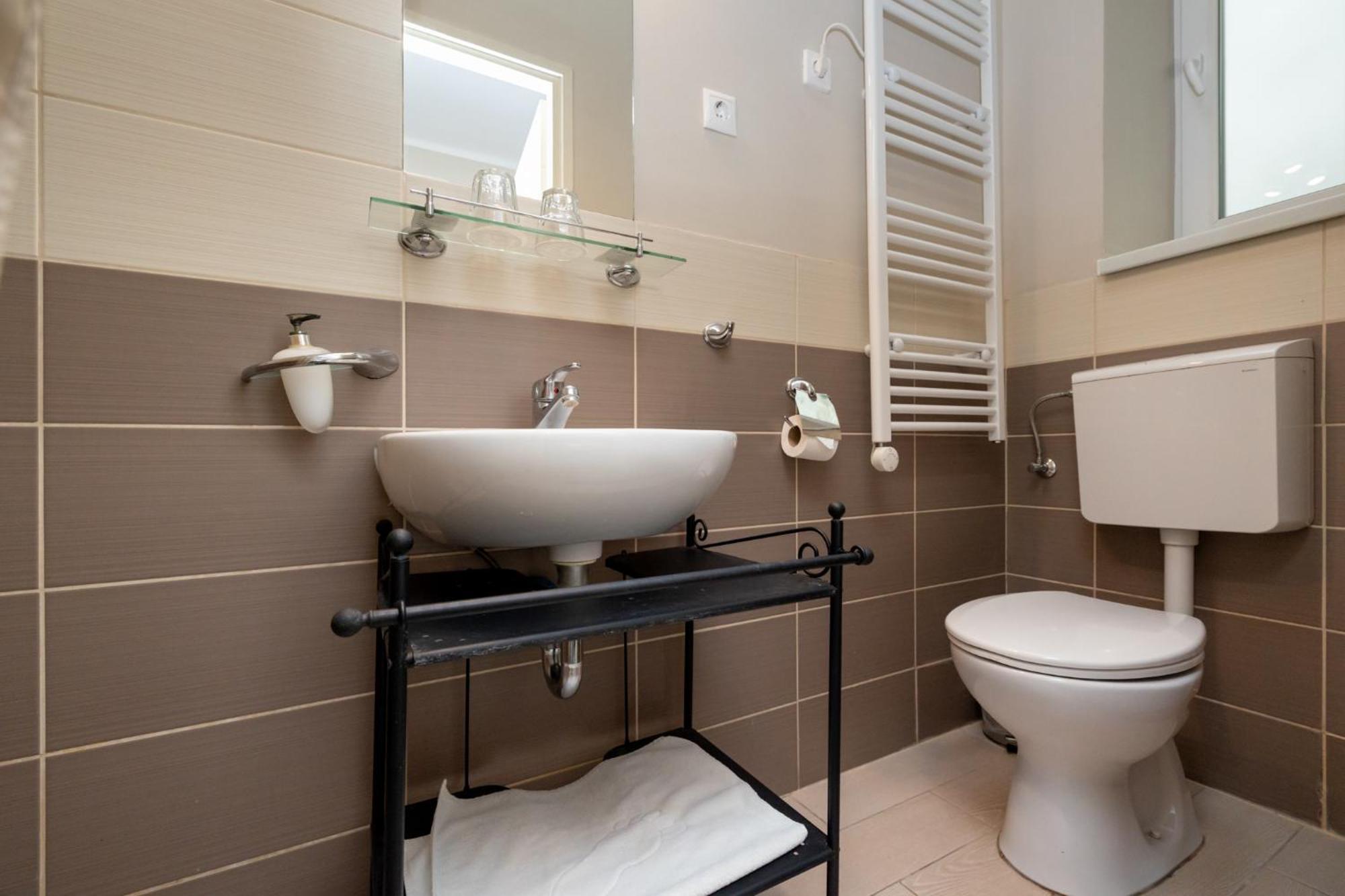 Garda Hotel Szombathely Buitenkant foto