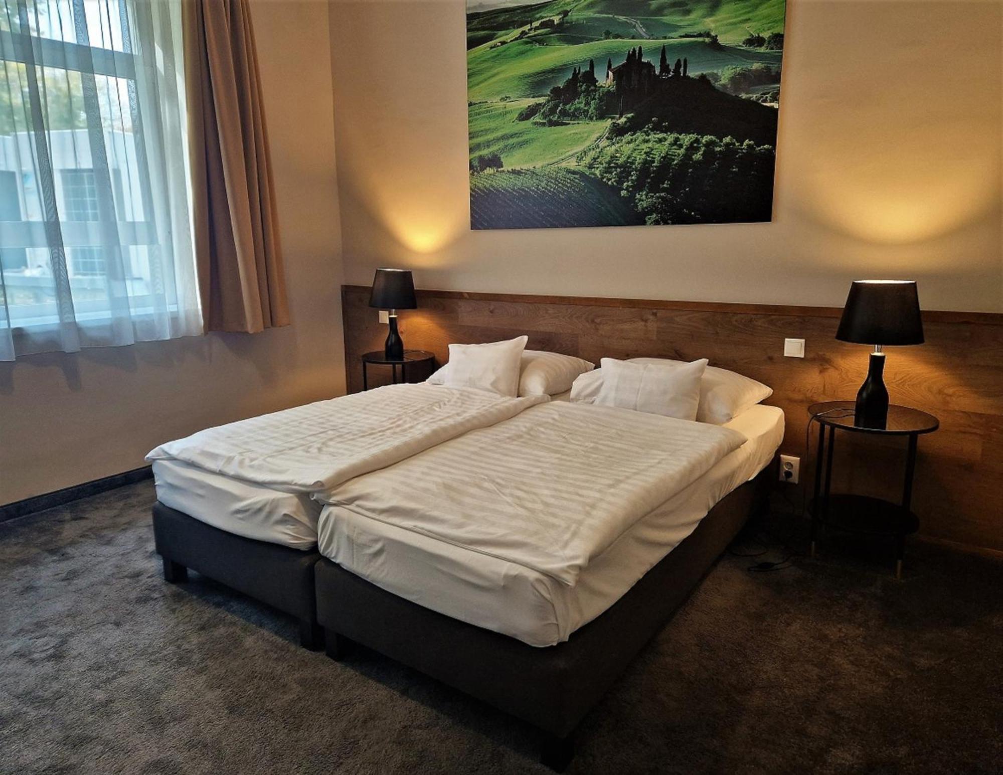 Garda Hotel Szombathely Buitenkant foto