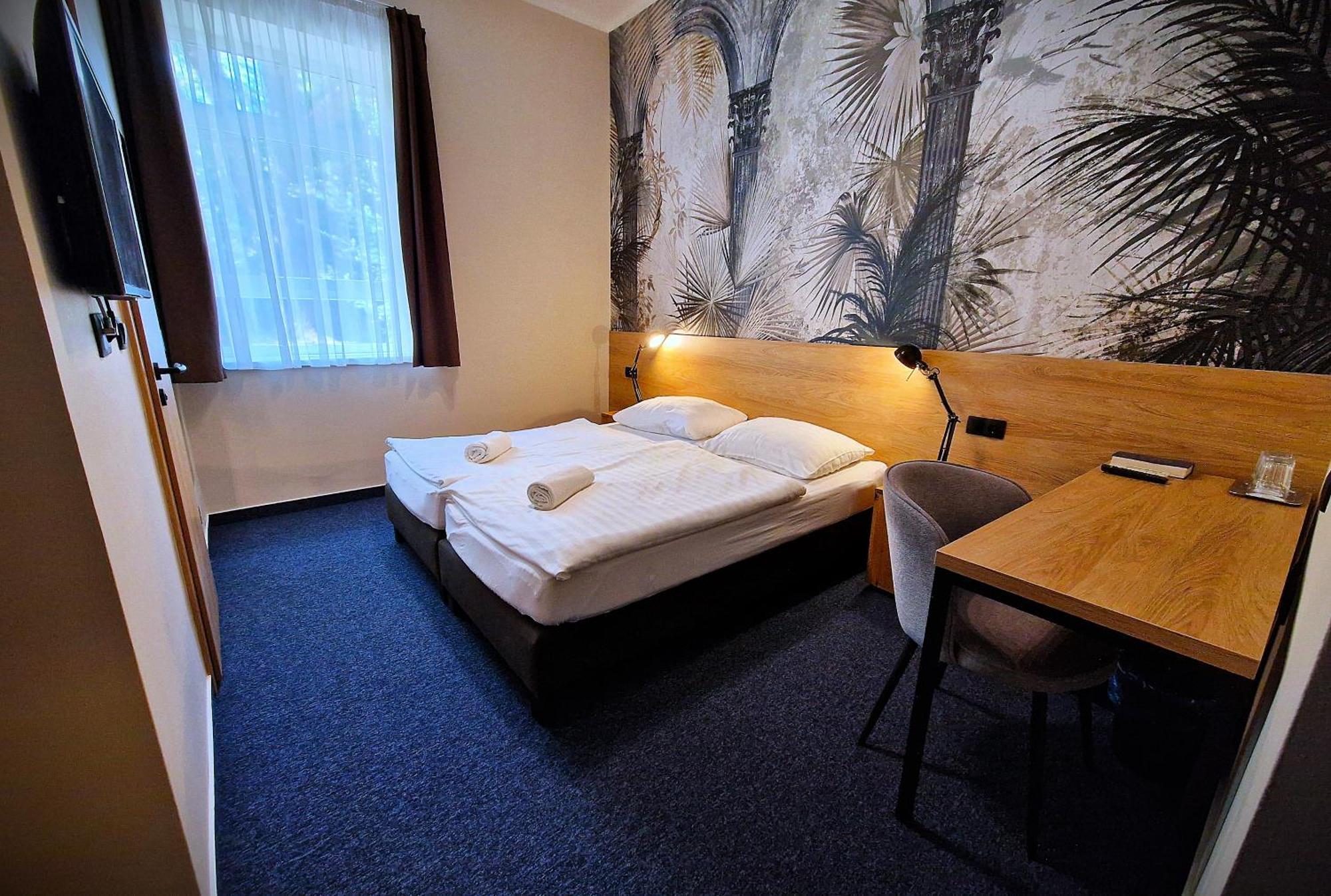 Garda Hotel Szombathely Buitenkant foto