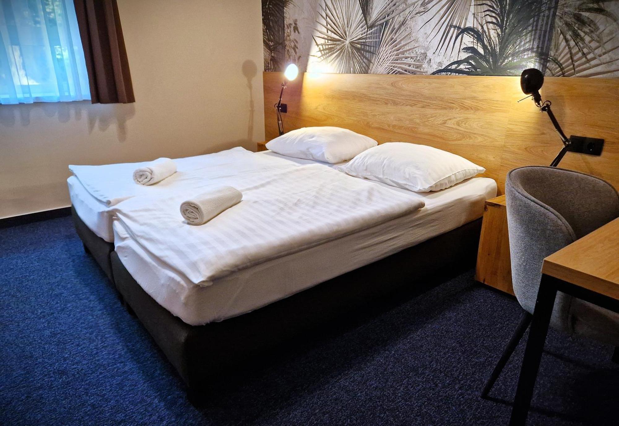 Garda Hotel Szombathely Buitenkant foto