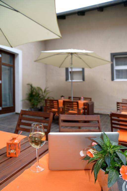 Garda Hotel Szombathely Buitenkant foto